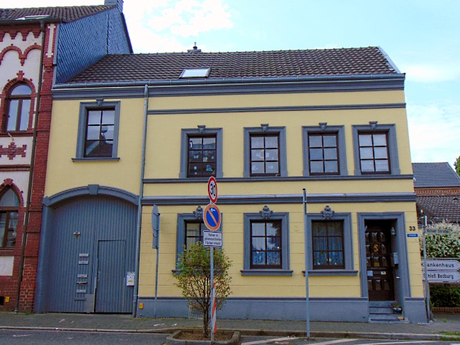 Das rechnet sich! – Renditestarkes 6-Parteien-Wohnensemble mit Zuwachsmöglichkeit Das rechnet sich! – Renditestarkes 6-Parteien-Wohnensemble mit Zuwachsmöglichkeit