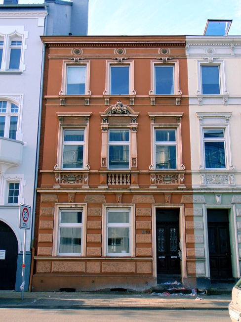 Lukratives 4-Familienhaus mit Ausbaupotential und Renovierungsbedarf in Zentrumslage! Lukratives 4-Familienhaus mit Ausbaupotential und Renovierungsbedarf in Zentrumslage!