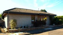 Erbpachtgrundstück: Freistehender topgepflegter Atrium- Bungalow in gesuchter Ruhiglage