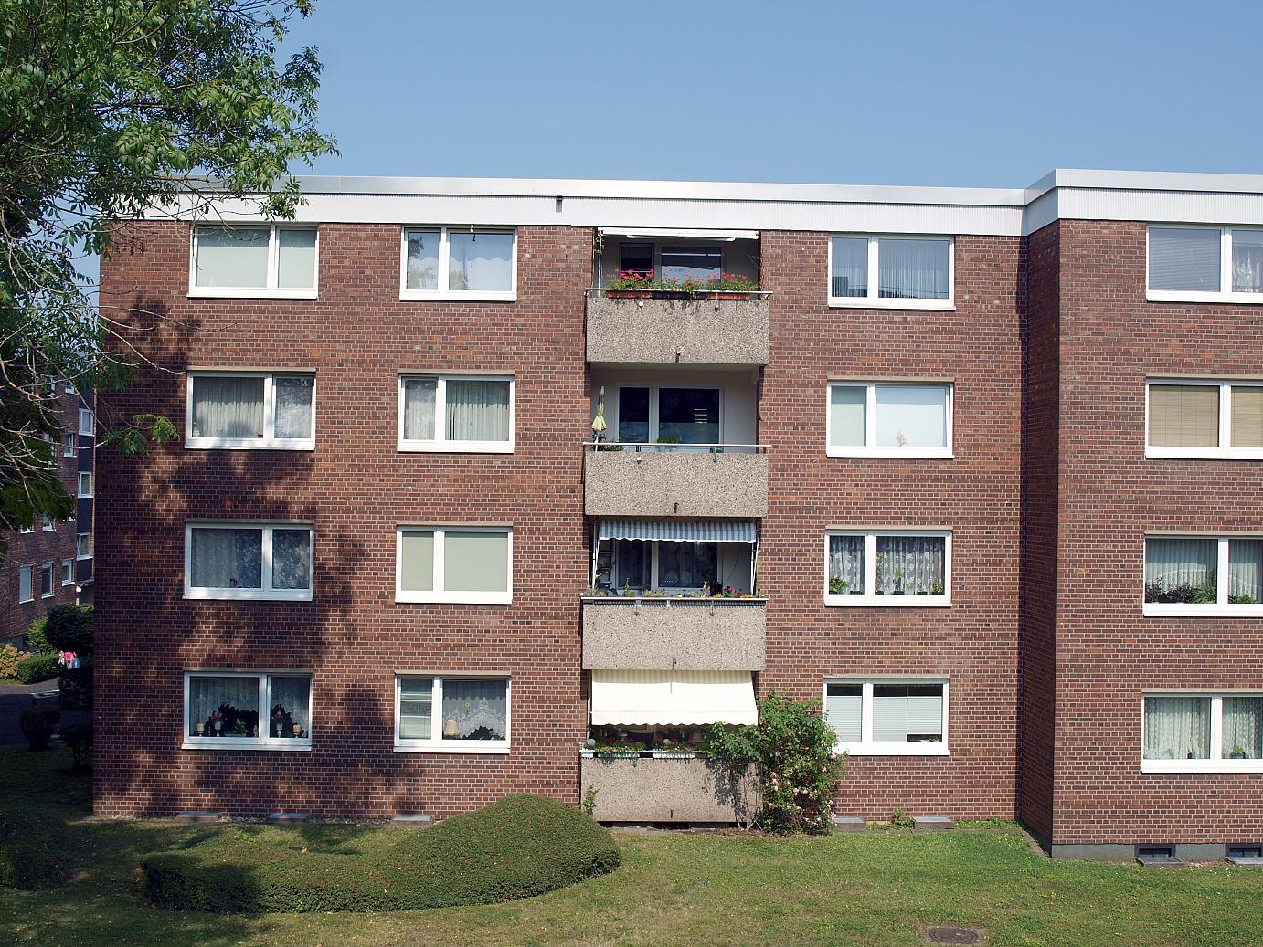 Sonnige 2-Zimmer-Loggia-Wohnung; Mitten im Grünen – Für Kapitalanleger oder Immobilieneinsteiger Sonnige 2-Zimmer-Loggia-Wohnung; Mitten im Grünen – Für Kapitalanleger oder Immobilieneinsteiger
