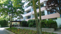 *** Liebevoll modernisierte, sonnenverwöhnte Loggia-Wohnung in zentraler Lage! ***