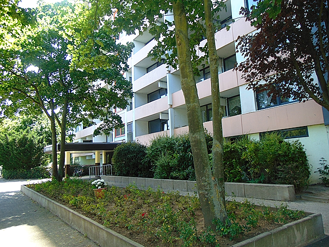 *** Liebevoll modernisierte, sonnenverwöhnte Loggia-Wohnung in zentraler Lage! *** *** Liebevoll modernisierte, sonnenverwöhnte Loggia-Wohnung in zentraler Lage! ***
